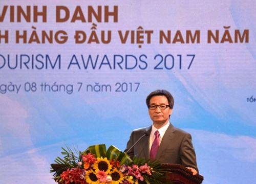 Phát triển du lịch không chỉ vì kinh tế mà còn vì phát huy một nền văn hóa Việt Nam tiên tiến, đậm đà bản sắc dân tộc